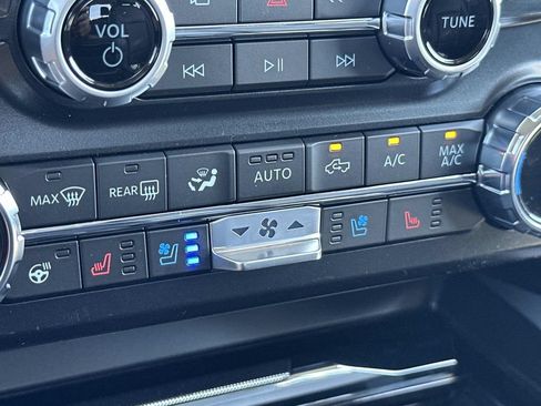 New 2026 Ford F250 Lariat w/ Black Appearance Package AWD/4WD image 25