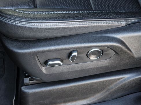 Used 2024 GMC Yukon Denali w/ Advanced Technology Package image 22