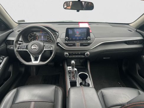Used 2024 Nissan Altima 2.5 SR FWD image 12