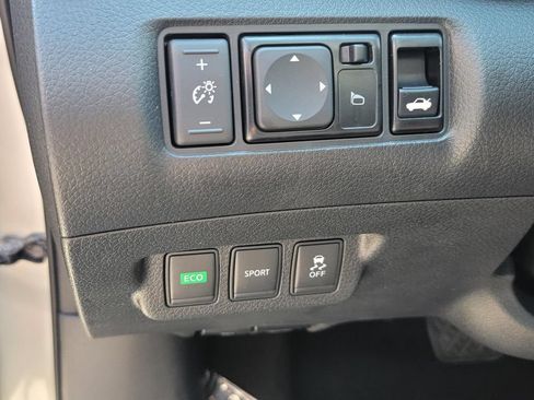 Used 2016 Nissan Sentra SV w/ Style Package FWD image 34