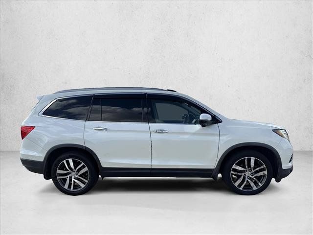 Used 2017 Honda Pilot Touring image 4