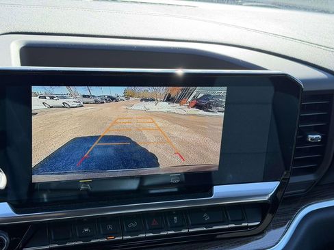 Used 2022 Chevrolet Silverado 1500 LT w/ Z71 Off-Road Package image 4