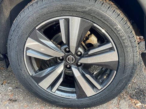 Certified 2023 Nissan Rogue SL AWD/4WD image 26