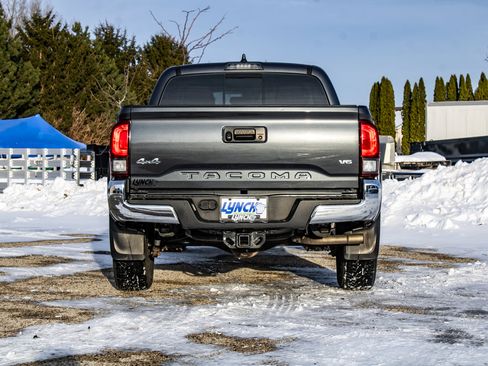 Used 2021 Toyota Tacoma SR5 image 3