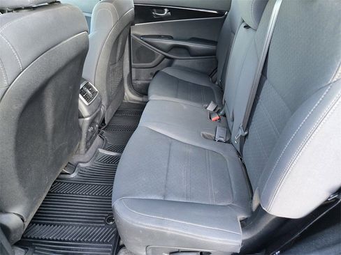 Used 2020 Kia Sorento L image 30