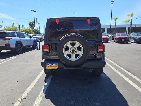 Used 2021 Jeep Wrangler Unlimited Sport AWD/4WD image 6