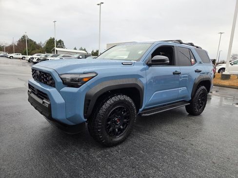 Certified 2025 Toyota 4Runner TRD Off-Road image 3