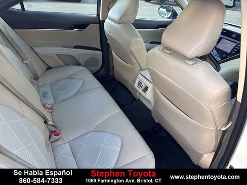 Used 2018 Toyota Camry XLE image 26