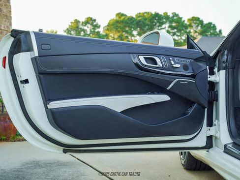 Used 2015 Mercedes-Benz SL 550 image 26
