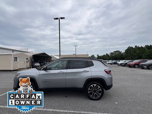 Used 2022 Jeep Compass Limited AWD/4WD image 2