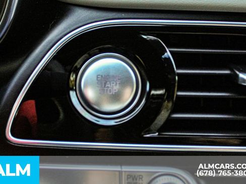 Used 2022 Genesis G70 3.3T image 22