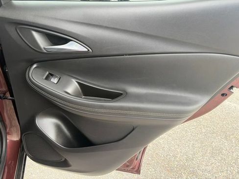 Used 2022 Buick Encore GX Select AWD/4WD image 32