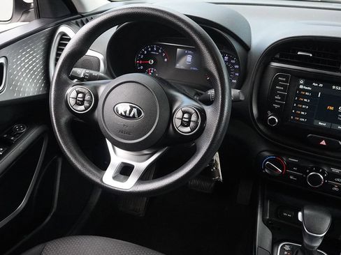Used 2020 Kia Soul LX FWD image 25