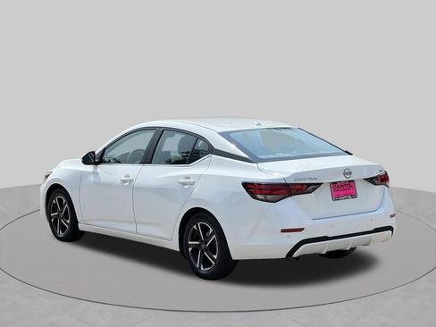 Used 2024 Nissan Sentra SV FWD image 3