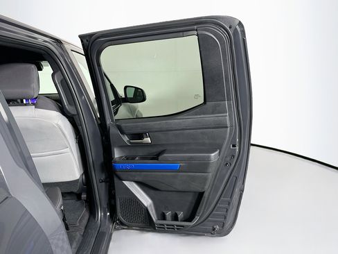 Used 2025 Toyota Tacoma TRD Off-Road image 28