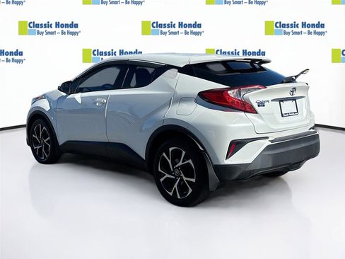 Used 2018 Toyota C-HR XLE image 5