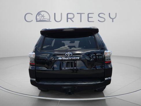 Certified 2022 Toyota 4Runner SR5 Premium w/ Moonroof Package RWD image 4