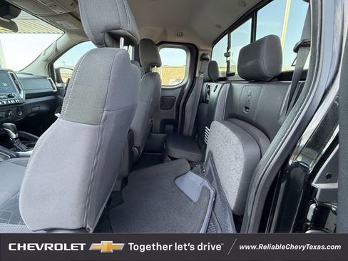 Used 2025 Nissan Frontier SV image 33