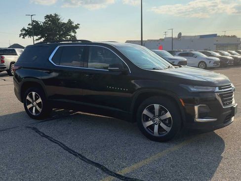 Certified 2023 Chevrolet Traverse LT w/ LT Premium Package AWD/4WD image 2