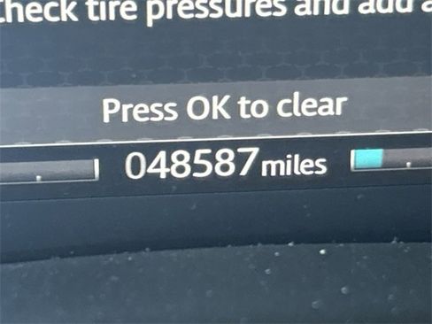 Used 2020 Jaguar XE S image 10