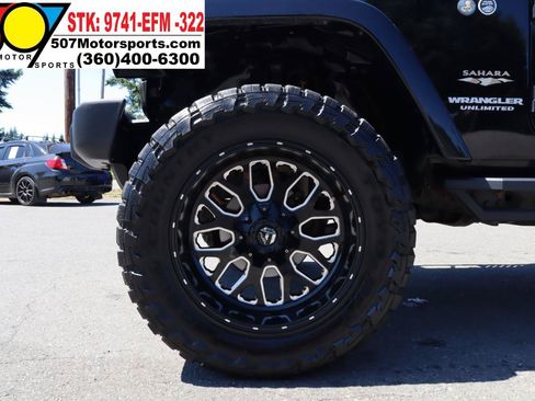 Used 2012 Jeep Wrangler Unlimited Sahara w/ Connectivity Group AWD/4WD image 21