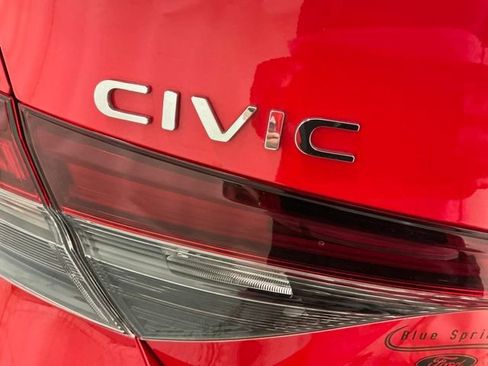 Used 2025 Honda Civic Sport image 6