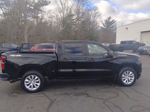 Used 2022 Chevrolet Silverado 1500 Custom image 2
