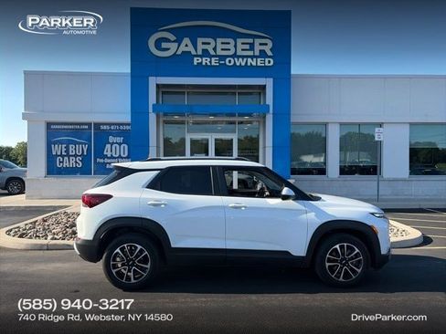 Used 2024 Chevrolet TrailBlazer LT w/ LT Cold Weather Package FWD image 1