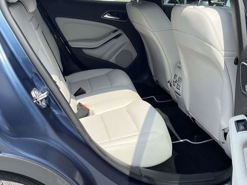 Used 2020 Mercedes-Benz GLA 250 w/ Premium Package image 22