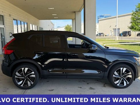 Certified 2025 Volvo XC40 B5 Plus AWD/4WD image 4