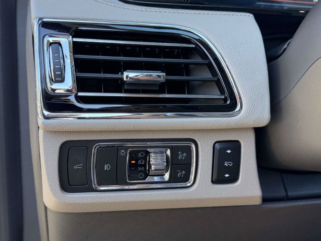 Certified 2022 Lincoln Navigator 4WD image 19