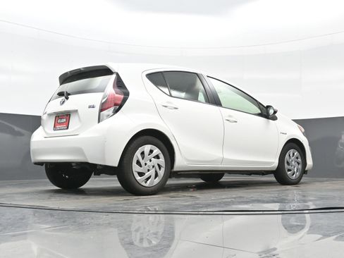 Used 2016 Toyota Prius C One image 28