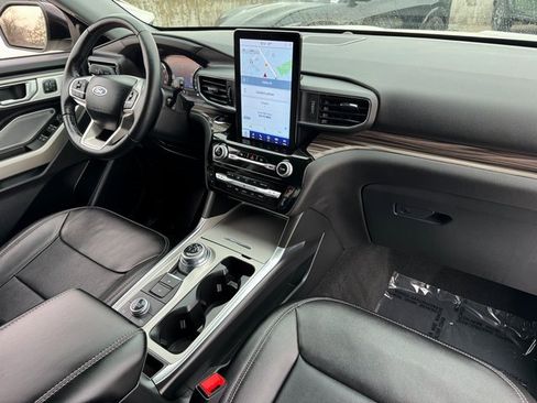 Used 2023 Ford Explorer Limited w/ Limited Technology Package image 22