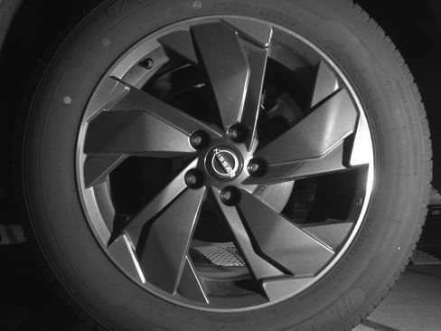 Used 2025 Nissan Rogue SV image 14