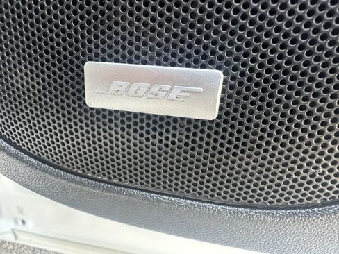 Used 2017 GMC Acadia SLT image 16