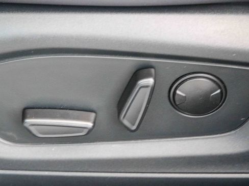 Used 2023 Ford Explorer XLT w/ Equipment Group 202A RWD image 24