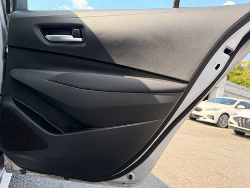 Used 2021 Toyota Corolla LE FWD image 28