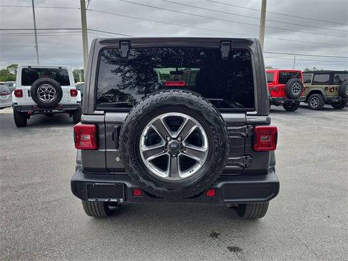 Certified 2020 Jeep Wrangler Unlimited Sahara image 5