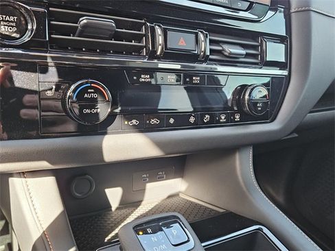 Used 2025 Nissan Pathfinder Rock Creek image 23