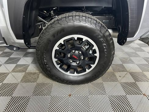 Used 2025 Toyota Tacoma TRD Off-Road AWD/4WD image 20