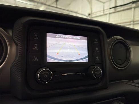 Used 2020 Jeep Wrangler Unlimited Sport image 23