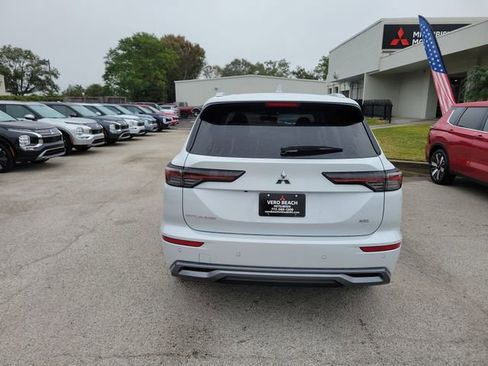 New 2026 Mitsubishi Outlander SEL image 5