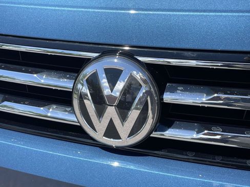 Used 2020 Volkswagen Tiguan SEL FWD image 29