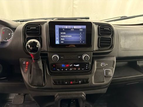 Used 2025 RAM ProMaster 2500 w/ U-Haul Equipment Group FWD image 19