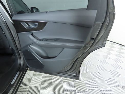 Used 2025 Audi Q7 3.0T Premium Plus w/ Premium Plus Package image 30