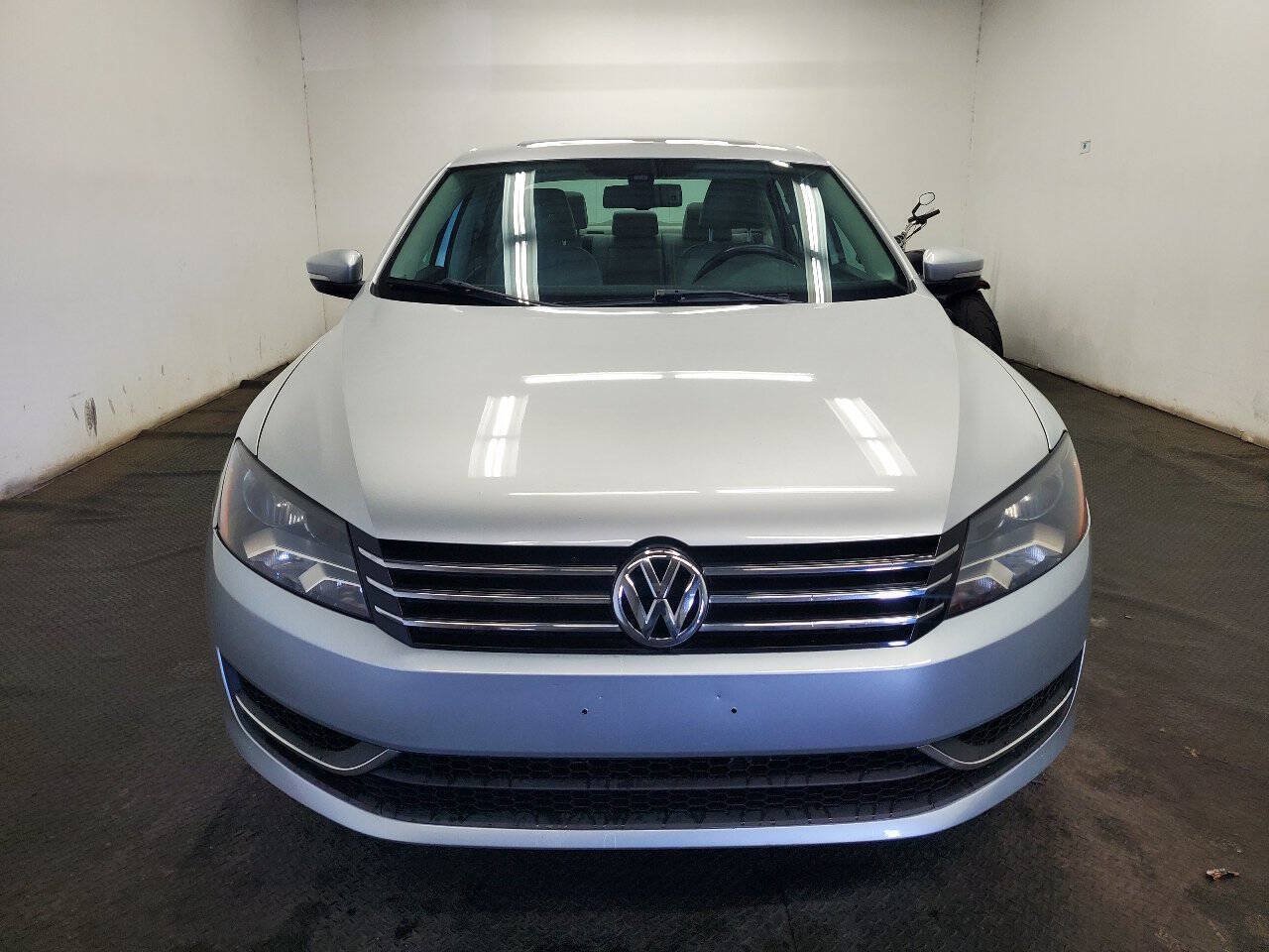 Used 2013 Volkswagen Passat 2.5 SE FWD image 2