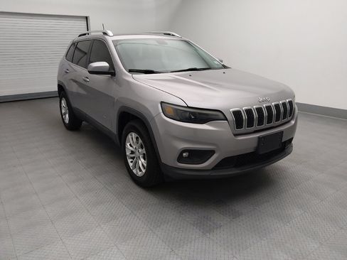 Used 2019 Jeep Cherokee Latitude w/ Cold Weather Group AWD/4WD image 13