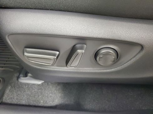 Used 2025 Toyota RAV4 XLE AWD/4WD image 20
