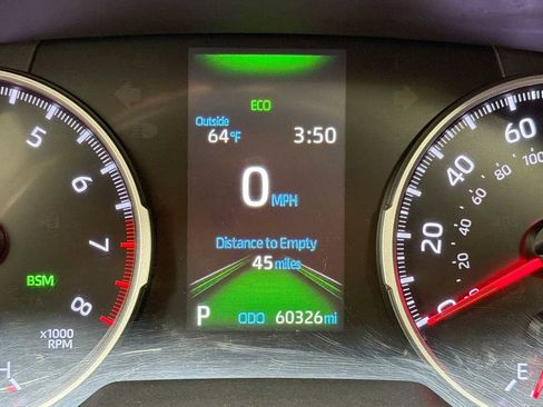 Used 2019 Toyota RAV4 XLE Premium w/ Cold Weather Package AWD/4WD image 17