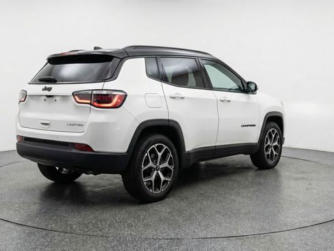 Used 2025 Jeep Compass Limited image 7